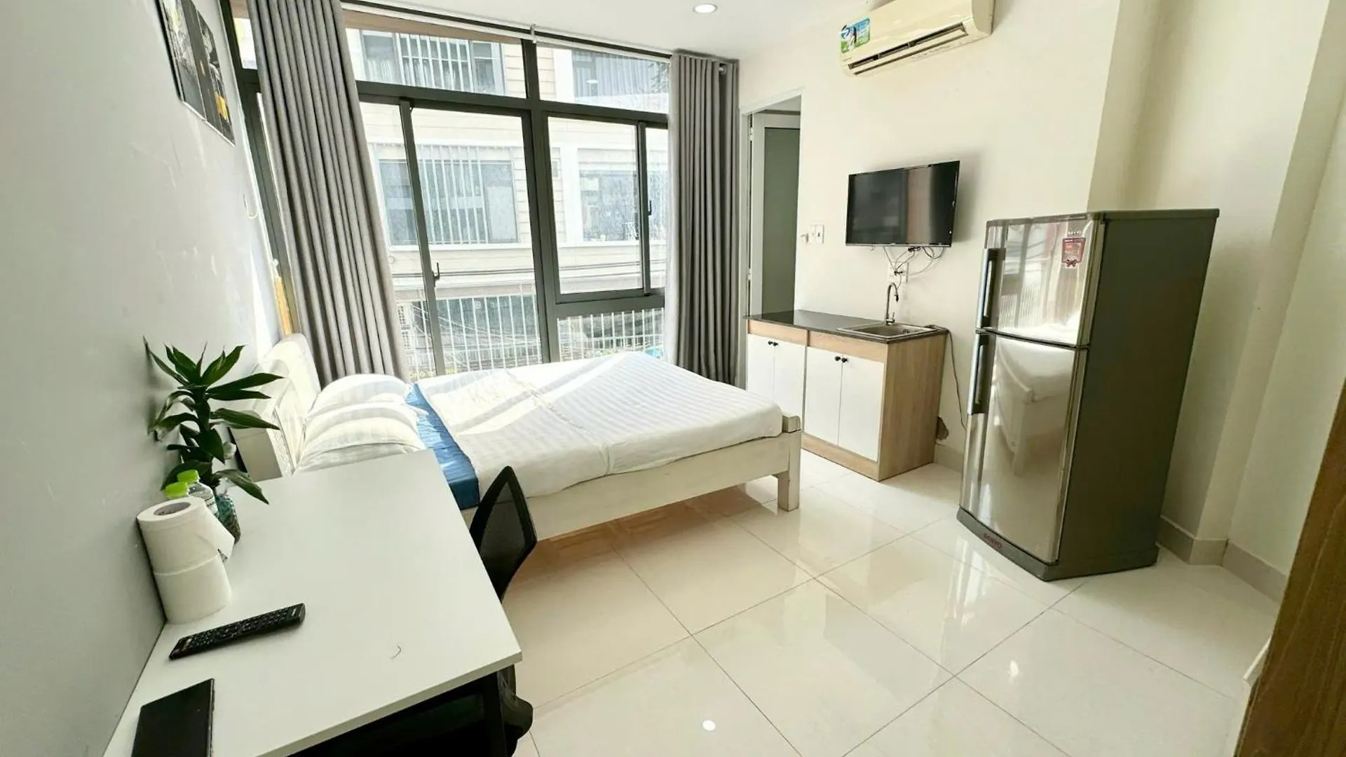 Dlux Bui Van Them Ho Chi Minh City 0*,